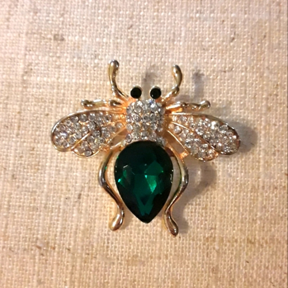 💚2/$25💚 Green and Gold Bee Brooch Women's Jewelry Vintage